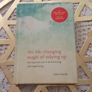 Life changing habit of tidying up book